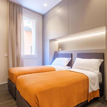 Golden Suite By Studio Vita Bolonia Zewnętrze zdjęcie