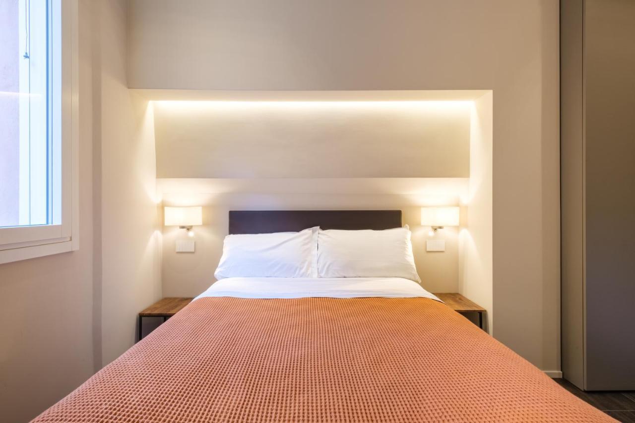 Golden Suite By Studio Vita Bolonia Zewnętrze zdjęcie